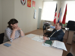Глава муниципального образования «Глазовский район» В.В. Сабреков встретился с Пасынковой Т.С., начальником БУ УР «Глазовская межрайонная станция по борьбе с болезнями животных». 