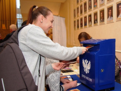 Более 600 уникальных открыток Почты России было отправлено с премьеры оперы в Ижевске Более 600 уникальных открыток Почты России было отправлено с премьеры оперы в Ижевске