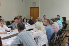 Глава муниципального образования «Глазовский район» В.В. Сабреков провел аппаратное совещание с руководителями структурных подразделений Администрации.