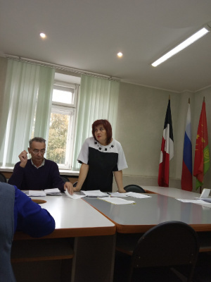 Глава муниципального образования «Глазовский район» В.В. Сабреков провел аппаратное совещание с руководителями структурных подразделений Администрации.  