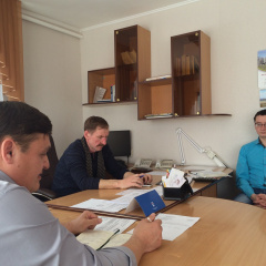 Глава муниципального образования «Глазовский район» В.В. Сабреков выезжал в СХПК «Пригородный» и ООО «Октябрьский». 