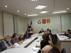 Сегодня, 29 января, Глава Глазовского района Вячеслав Сабреков провел аппаратное совещание с руководителями структурных подразделений Администрации. Сегодня, 29 января, Глава Глазовского района Вячеслав Сабреков провел аппаратное совещание с руководителями структурных подразделений Администрации.
