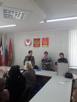 Работники культуры могут не только на сцене плясать!