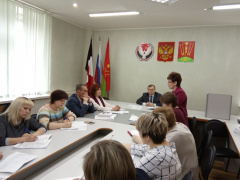 Глава муниципального образования «Глазовский район» В.В. Сабреков провел Аппаратное совещание с руководителями структурных подразделений Администрации. Глава муниципального образования «Глазовский район» В.В. Сабреков провел Аппаратное совещание с руководителями структурных подразделений Администрации.