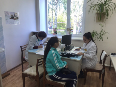 Вчера в селе Октябрьский в рамках акции «Кардиодесант», прием провели специалисты Глазовской межрайонной больницы и врачи кардиологи Республиканского клинико-диагностического центра.