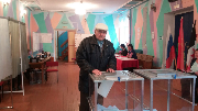 Голосует ветеран войны Барышников Леонид Григорьевич