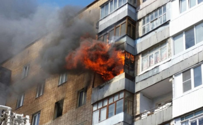 Захламленные балконы и лоджии – источник пожарной опасности