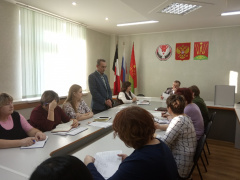  Сегодня, 19 марта, Глава Глазовского района Вячеслав Сабреков провел аппаратное совещание с руководителями структурных подразделений Администрации.